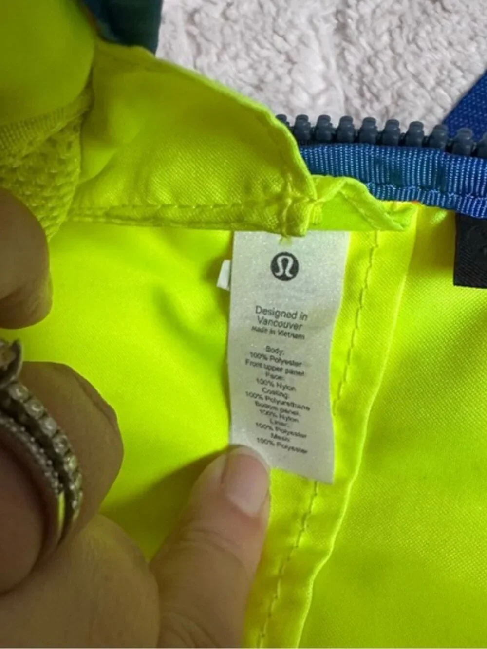 FLAWED | Lululemon | Easy Access Crossbody